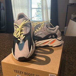 Yeezy Boost 700 - Waverunner